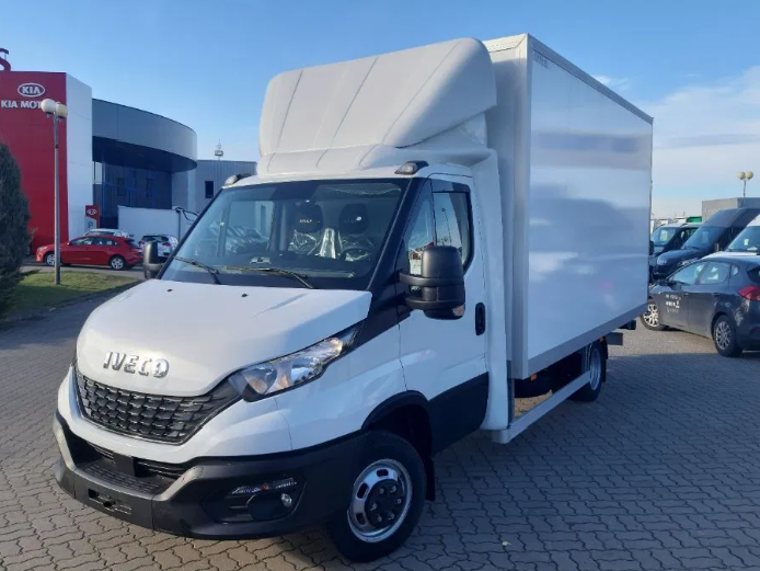 Meblowóz podczas realizacji przeprowadzki na terenie Polski i krajów europejskich